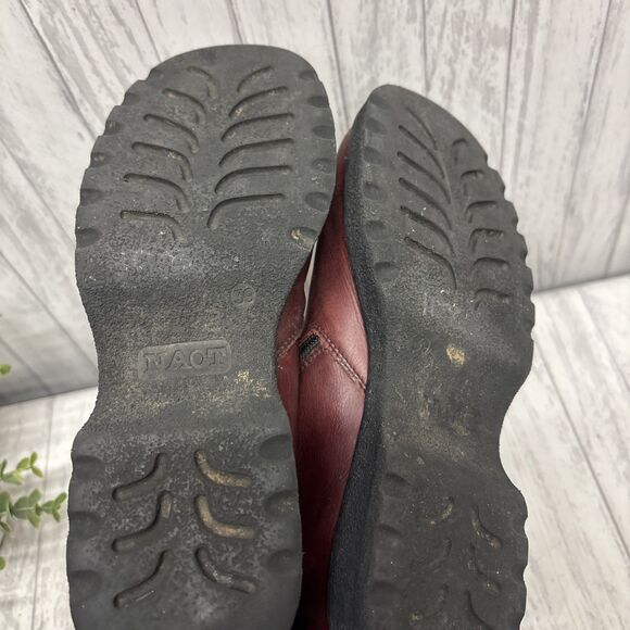 Women’s Size 8 Naot Burgundy Leather Booties EUC - Picture 7 of 8